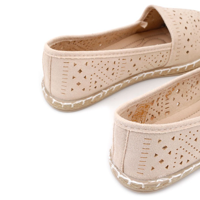 dc1735e671606349e9e0a87cc62464c2