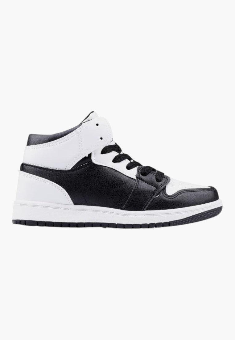 Biało-czarne sneakersy damskie z boku, wysoka cholewka.