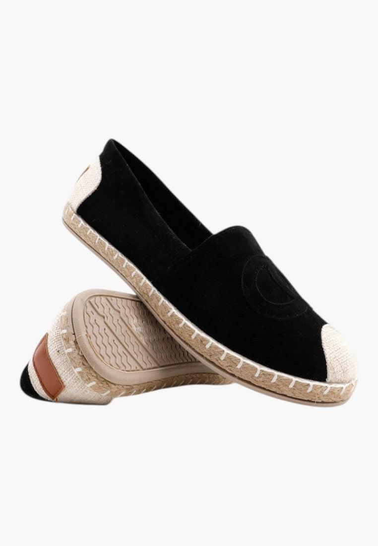 Czarne espadryle damskie w stylu casual, widok z boku.