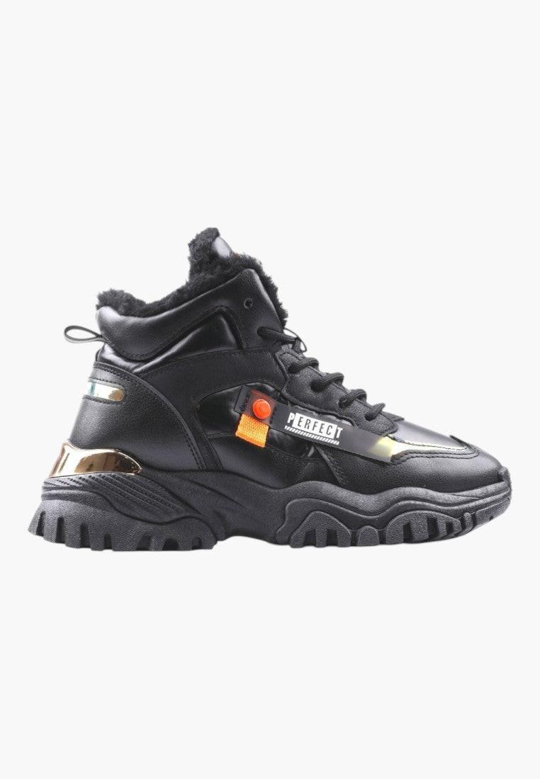 Czarne sneakersy damskie z odblaskowymi detalami, widok z boku.