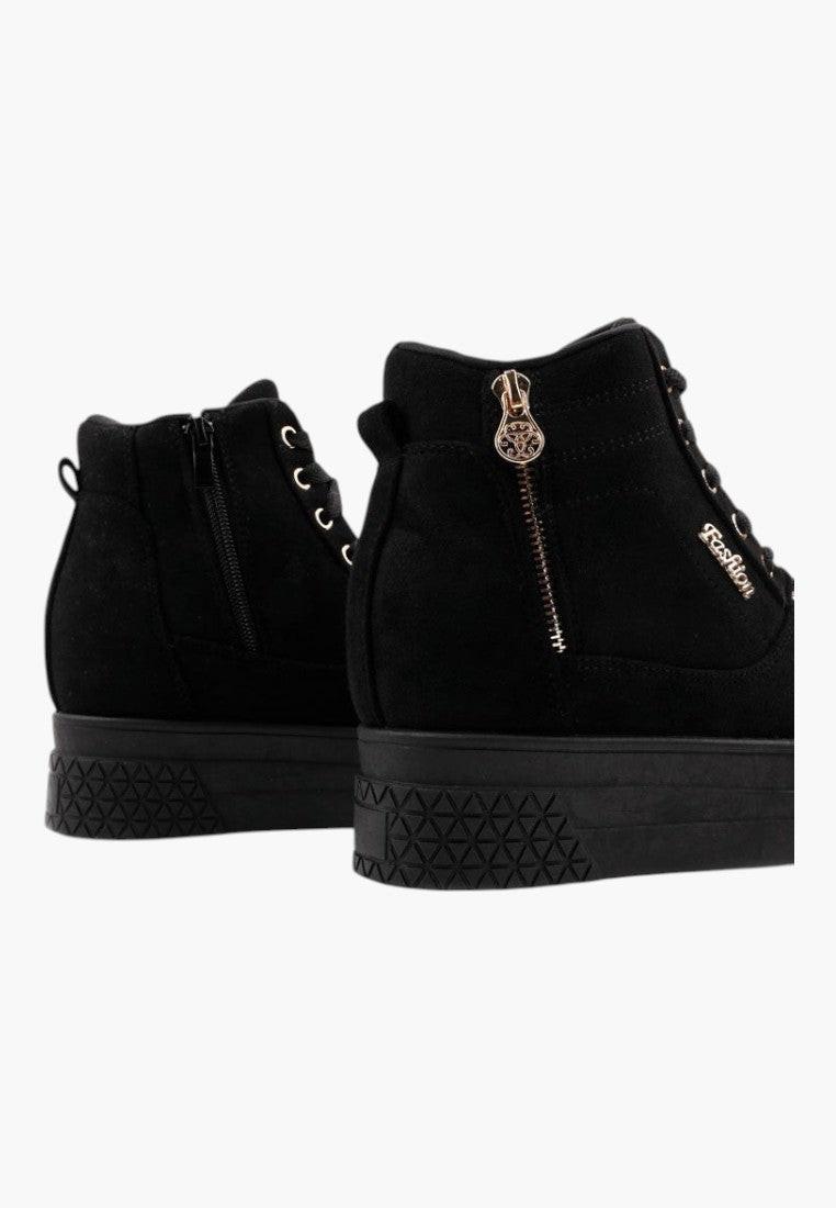 Czarne sneakersy damskie na koturnie z złotym suwakiem, widok z tyłu