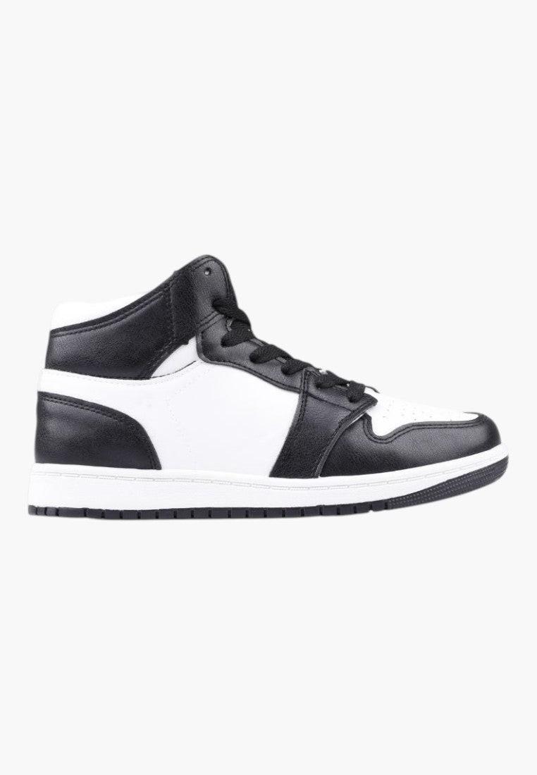 Widok z boku czarno-białych sneakersów damskich z ekoskóry.