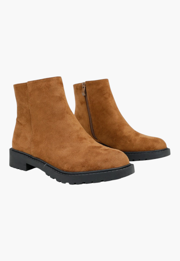 Falio Bonnaire brown suede ankle boots with a side zipper and chunky black lug sole