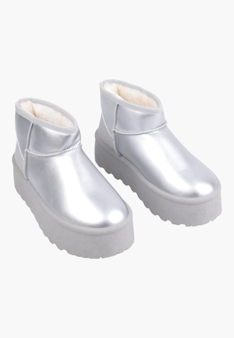 Falio metallic silver slip-on winter boots with a thick platform sole and soft faux fur lining
