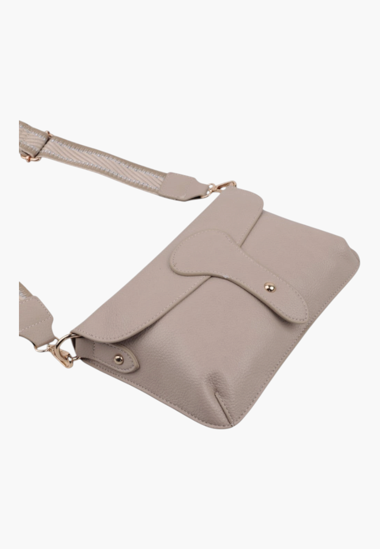BEIGE.