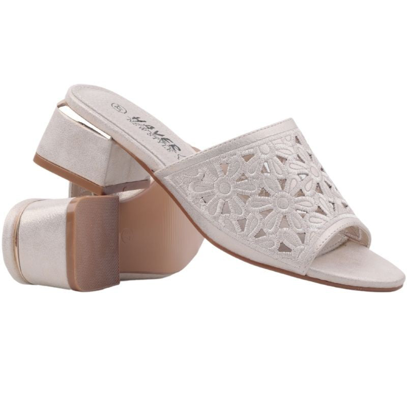 aa240e95f3b04e82ef9a28e44e28b3b9