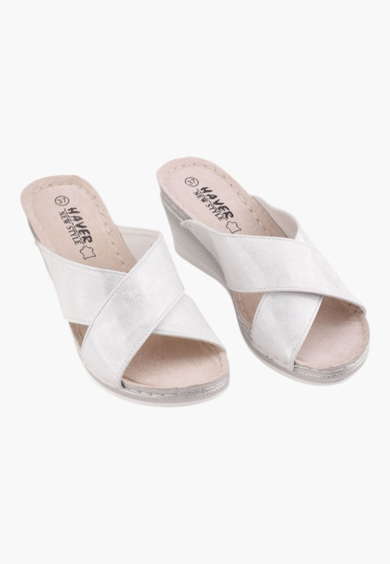 a58525d80cad55014e9683410a8a4e74