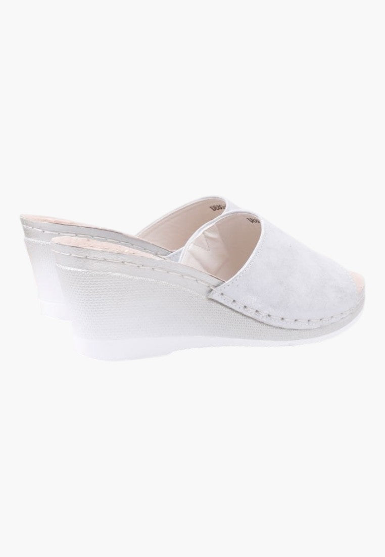 76a0bed5890876e8bc92f002638f4f2d