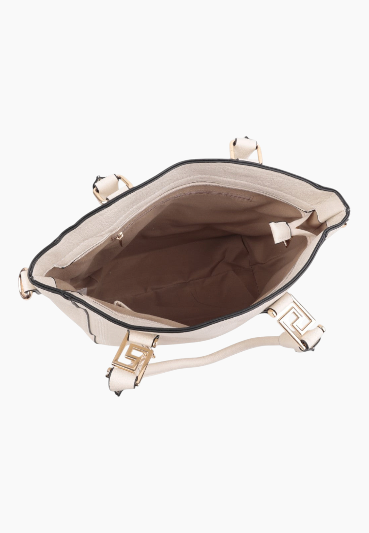Bottom view of the base of a cream handbag with flat base and stitch detailing.