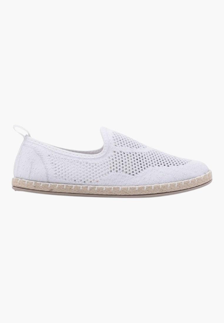 Białe espadryle damskie w stylu casual widok z boku