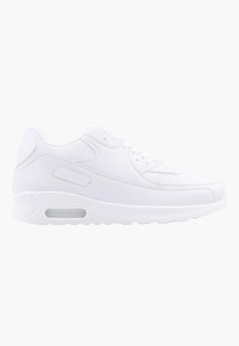 Białe sneakersy z ekoskóry, widok z boku, niska cholewka