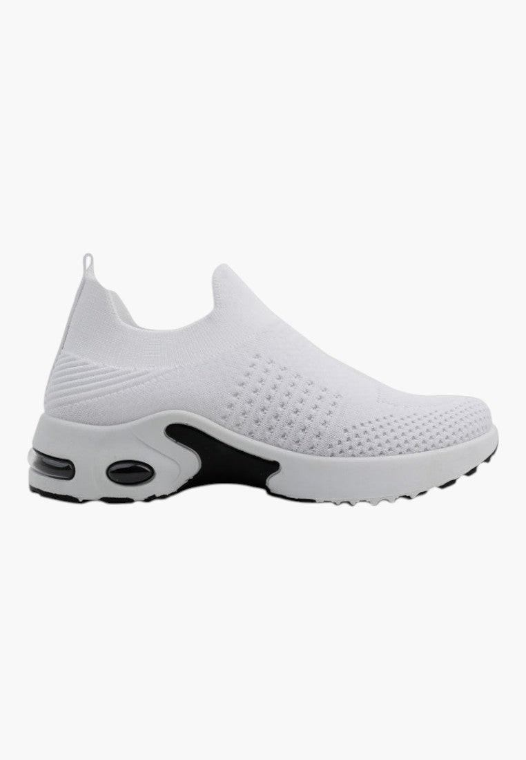 Widok z boku białych wsuwanych sneakersów damskich z okrągłym noskiem.