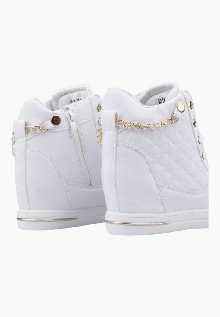 Białe sneakersy damskie z złotymi akcentami, widok z tyłu