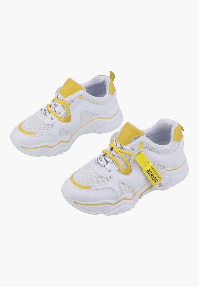 Biało żółte sneakersy damskie z tyłu, z detalami paska