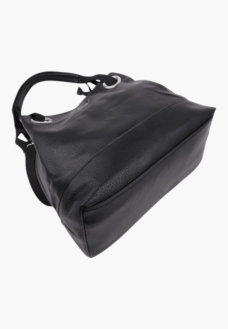 Czarna torebka shopper z ekoskóry, widok z tyłu.