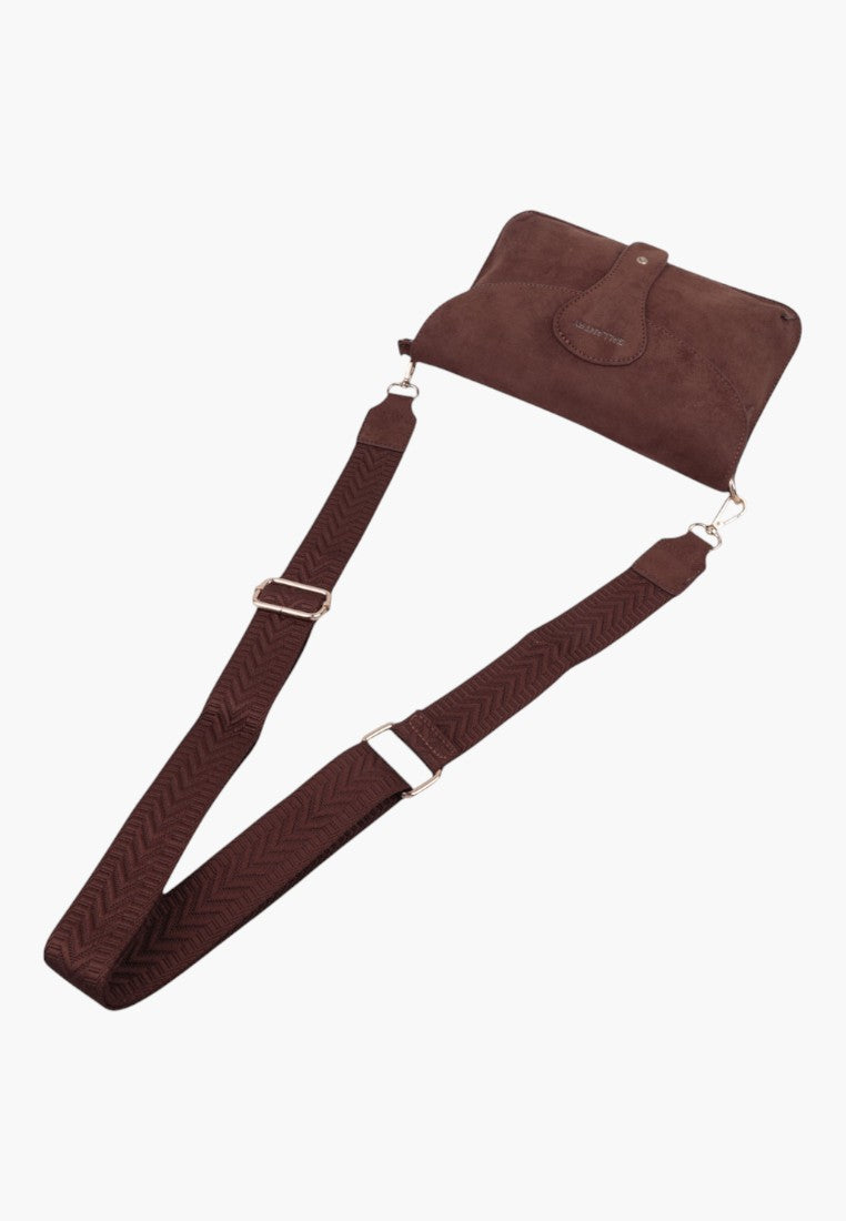 Brązowa torebka crossbody z wzorzystym paskiem i zapięciem na magnes