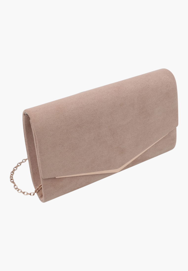 Front view of an elegant camel faux suede evening clutch with a gold chain strap.