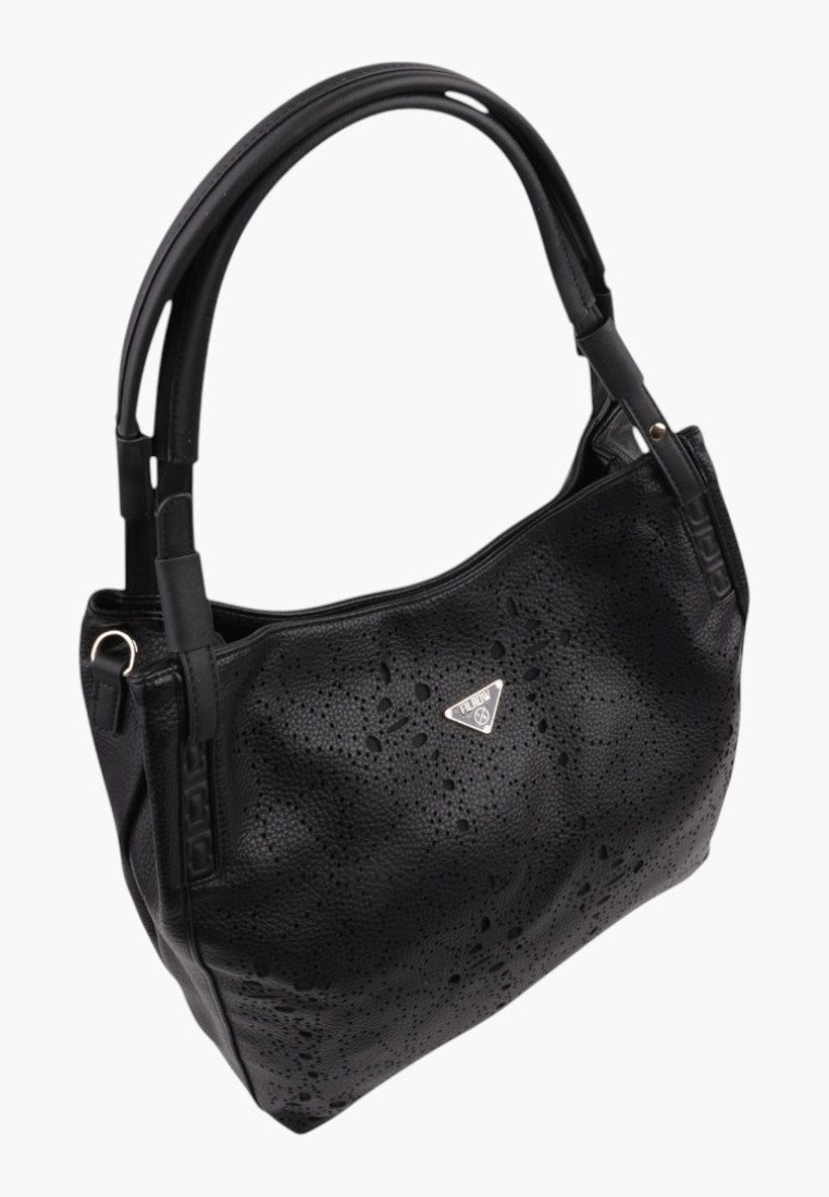 Wnętrze czarnej torebki damskiej shopper, otwarty design i przestronność.