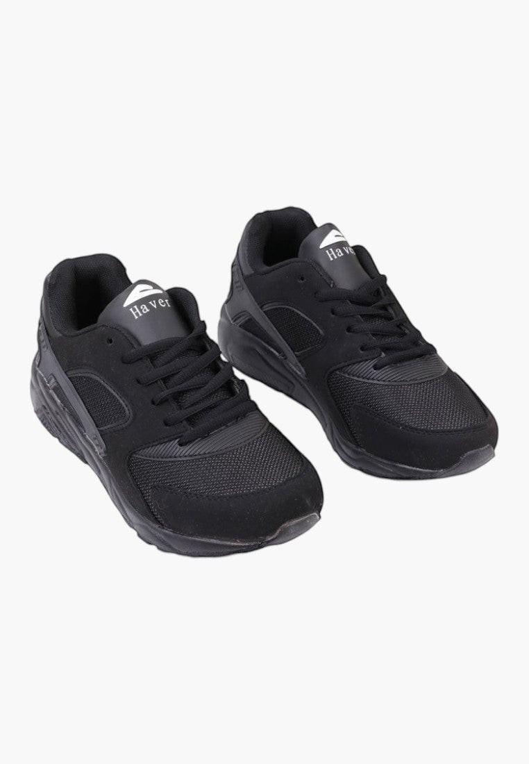 Czarne buty sportowe damskie, widok z przodu, sznurowane
