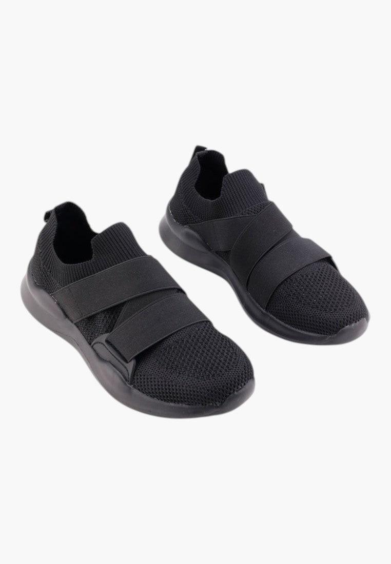 Czarne buty sportowe damskie z ekoskóry, widok z przodu