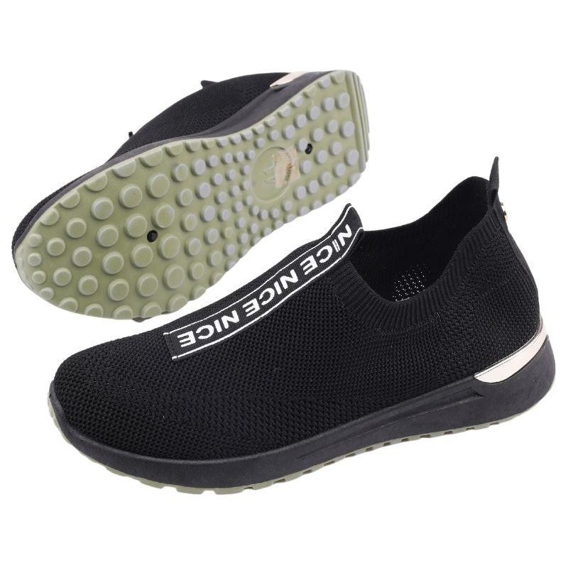 Czarne buty sportowe damskie z brandingiem, widok z przodu.