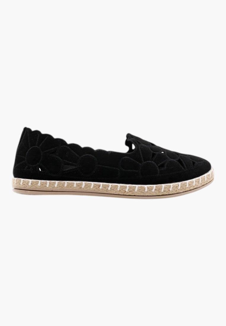Czarne espadryle damskie z ażurowym wykończeniem w stylu lifestyle.