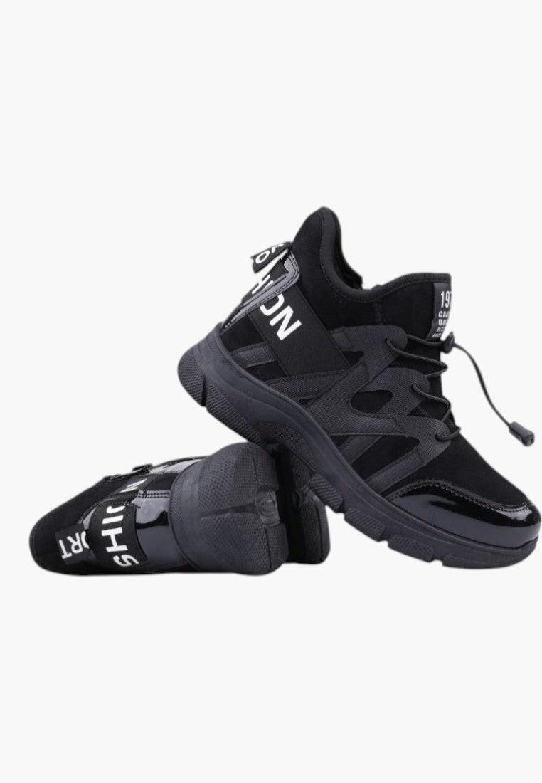 Czarne sneakersy damskie z detalami marki, widok z tyłu