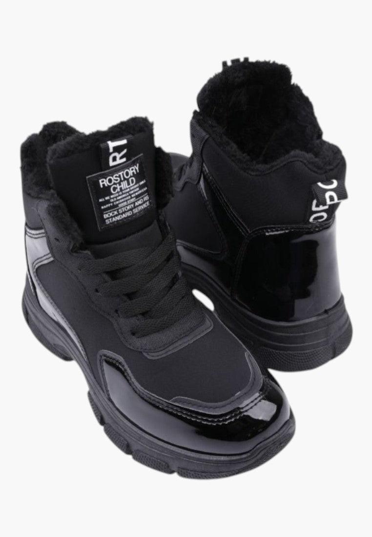 Czarne sneakersy damskie z wysoką cholewką, widok z tyłu