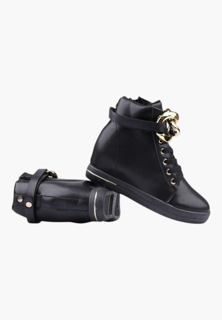 Czarne sneakersy damskie z odpinanym paskiem, widok z boku