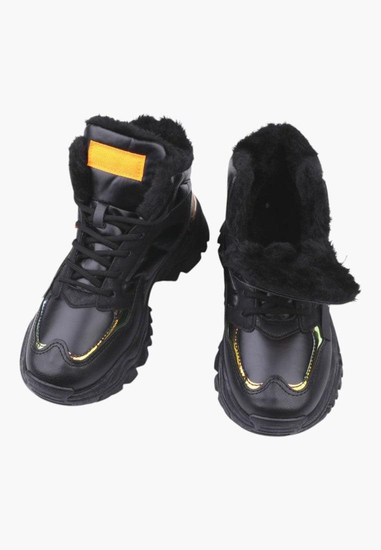Czarne sneakersy damskie z odblaskowymi detalami, widok z przodu.