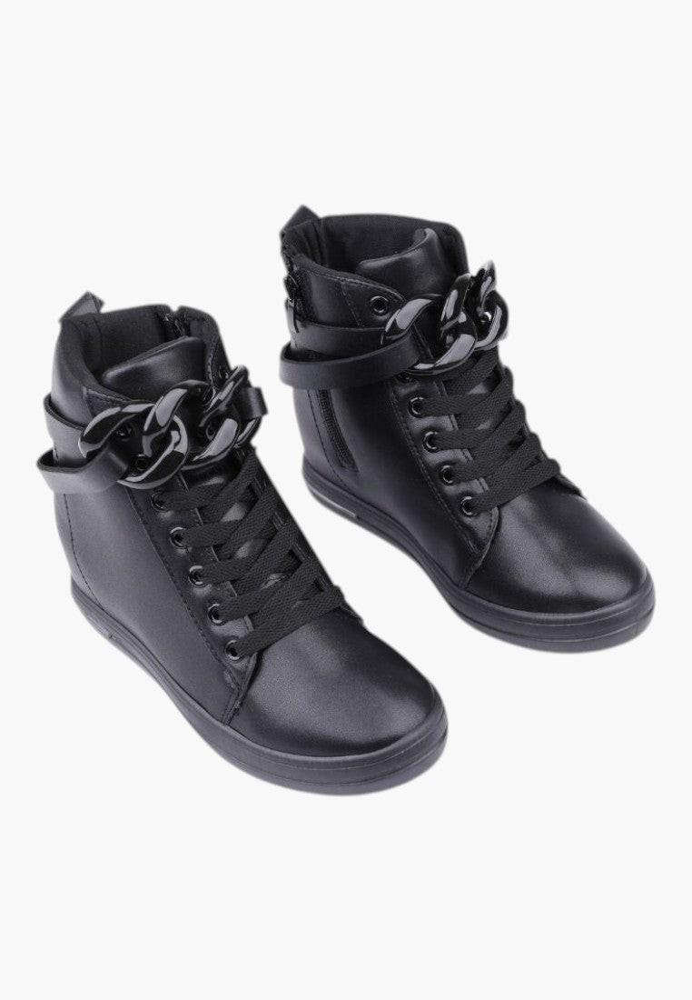 Czarne sneakersy damskie z ukrytym koturnem, widok z przodu.