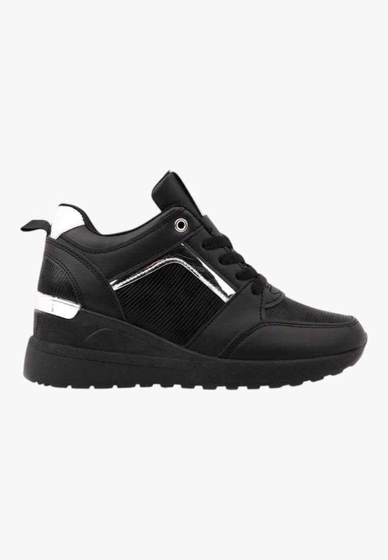 Czarne sneakersy damskie z boku, z detalami zamka błyskawicznego.