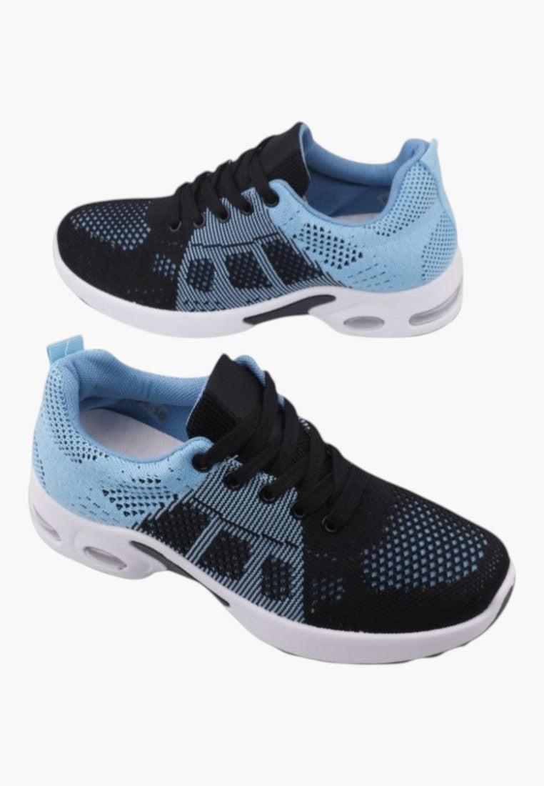 Czarne sneakersy damskie z tekstylnej cholewki, zbliżenie na materiał