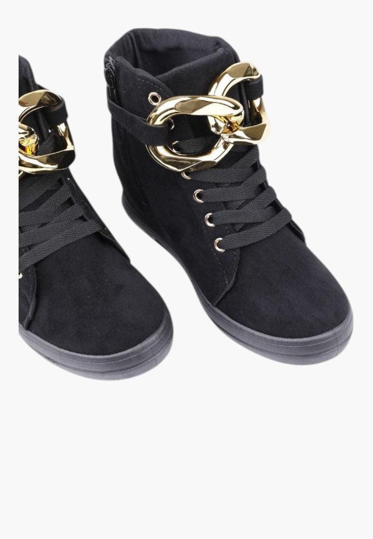 Czarne sneakersy damskie z złotym łańcuchem, widok z przodu