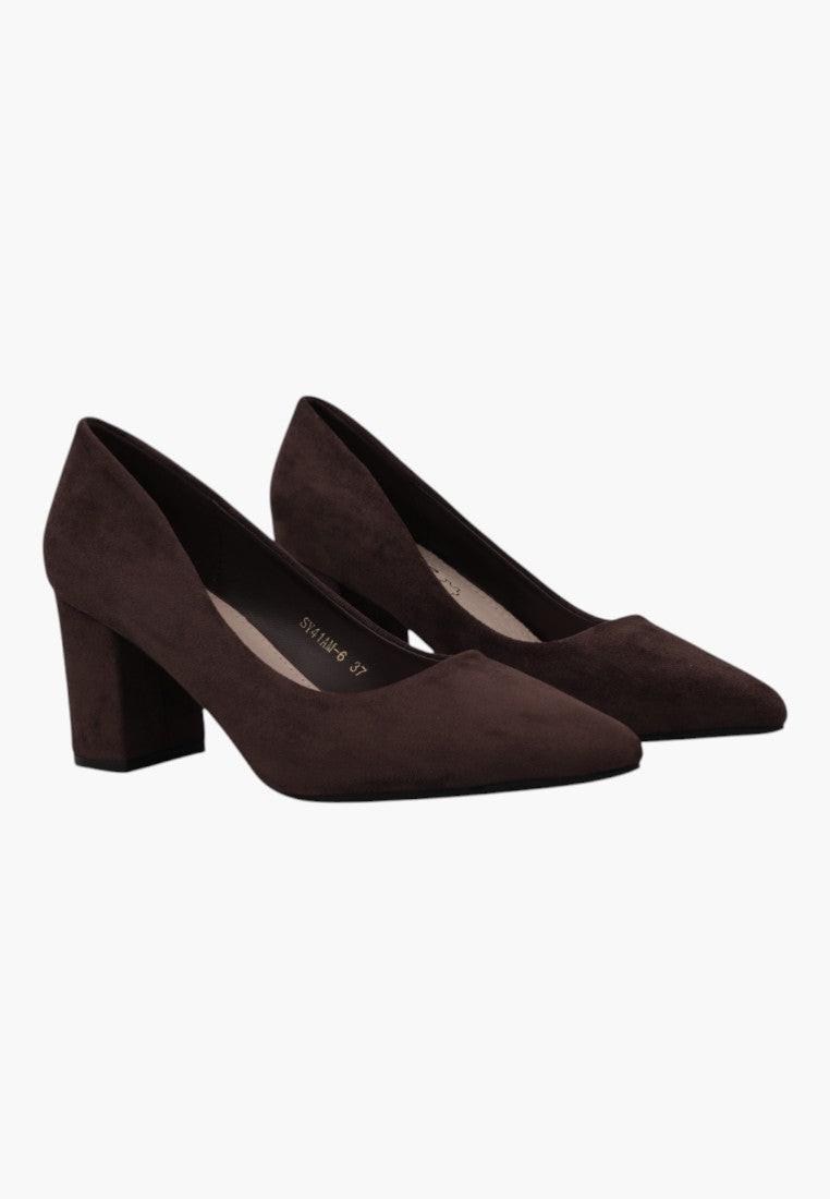 Widok boczny brązowych czółenek damskich z chunky heel i szpiczastym noskiem