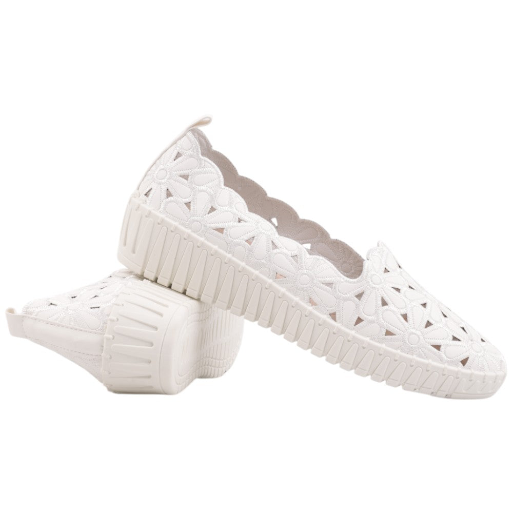 9d261b123c95a44ea24467a3b744ee27