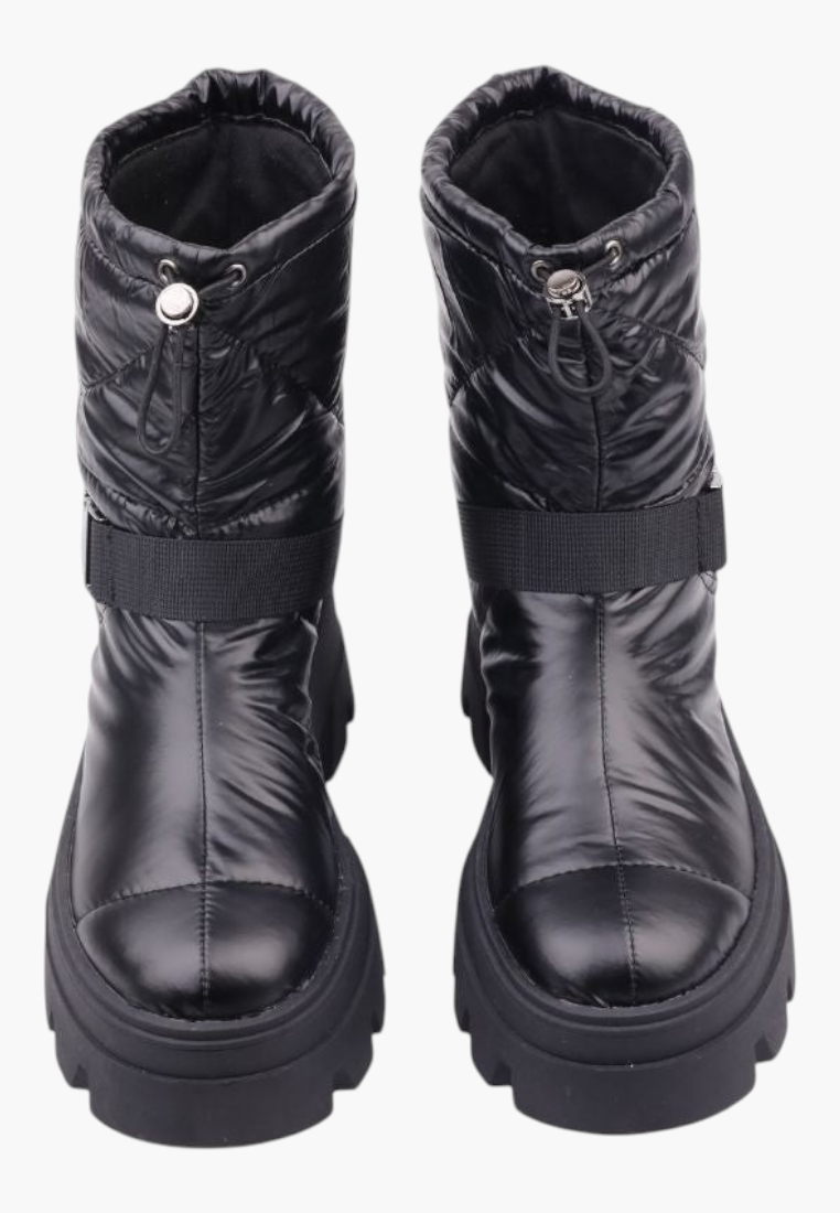 Falio black quilted textile snow boots with a thick flat tread sole, ankle strap, and adjustable drawstring top.