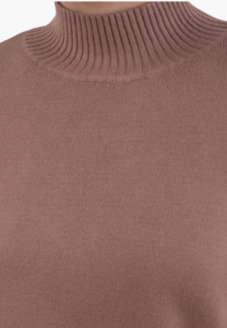 Falio brown plus size women's sweater with a ribbed mock neck, made from a soft viscose blend.