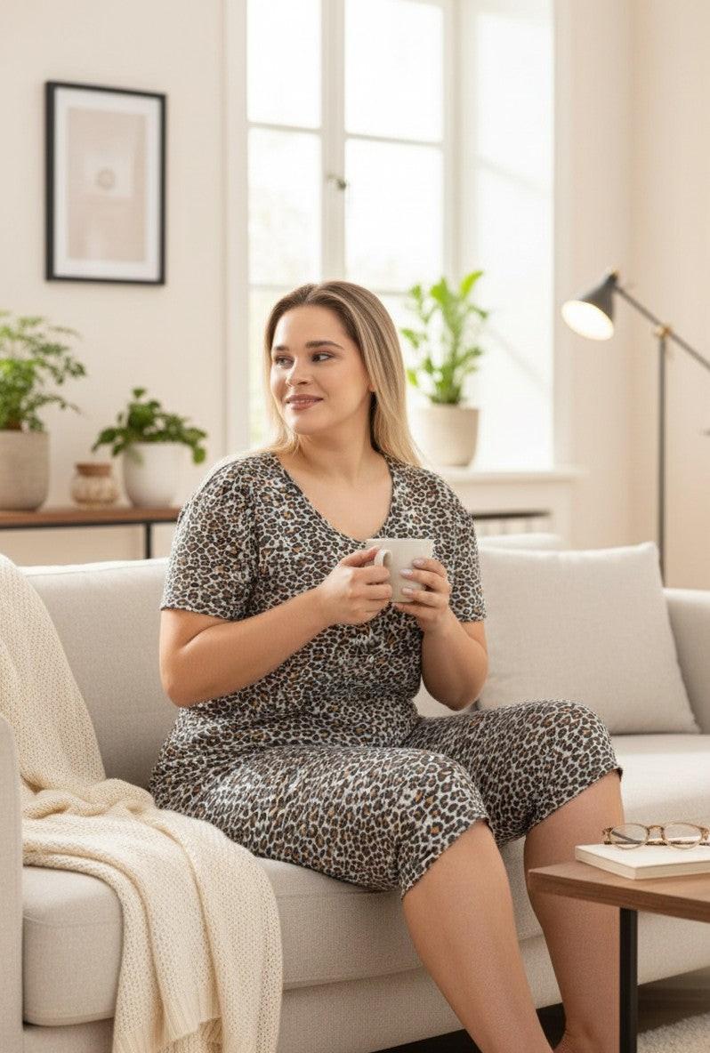 Falio women's multicolour leopard print 100% cotton pyjama set with short sleeves and 3/4 length bottoms.