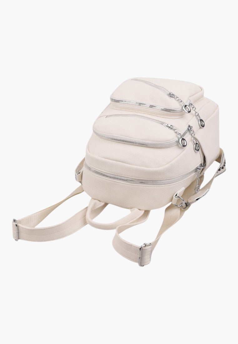Plecak JADEWHIE w off-white, stylowy design z wieloma kieszeniami, widok w stylu życia.