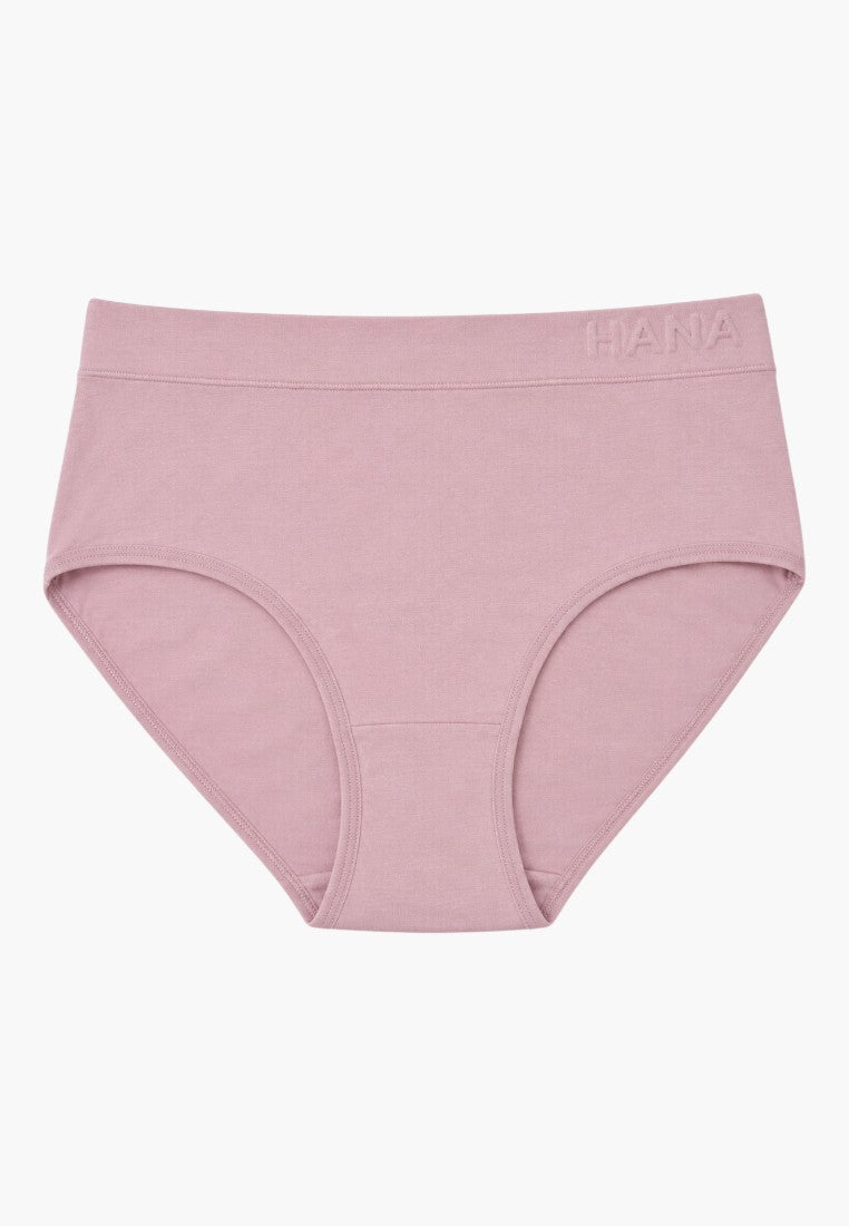 Różowe majtki damskie w odcieniu dusty pink, widok z przodu na białym tle.