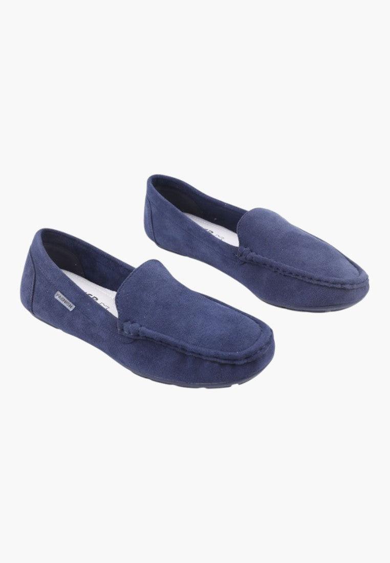 Widok z przodu granatowych wsuwanych butów damskich w stylu casual.