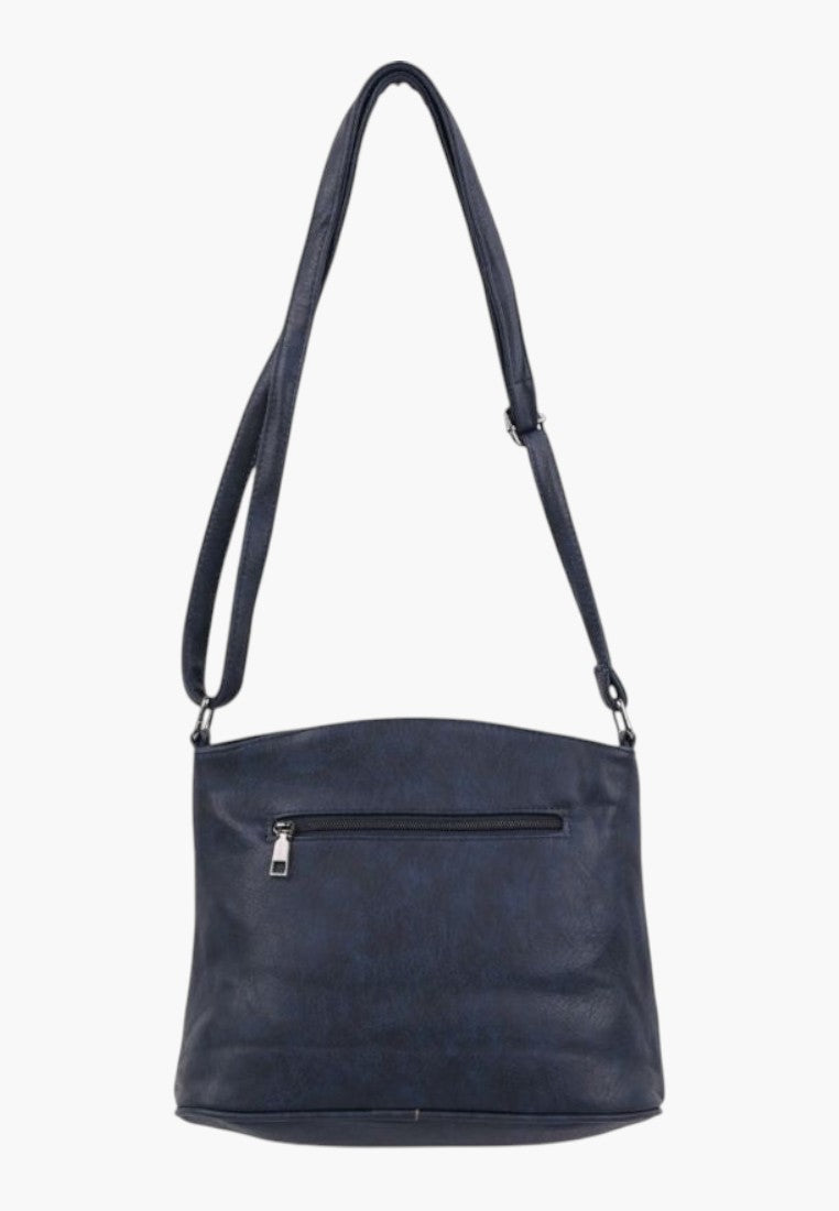 Przedni widok granatowej torebki crossbody z teksturowanym wykończeniem i kieszenią na zamek.