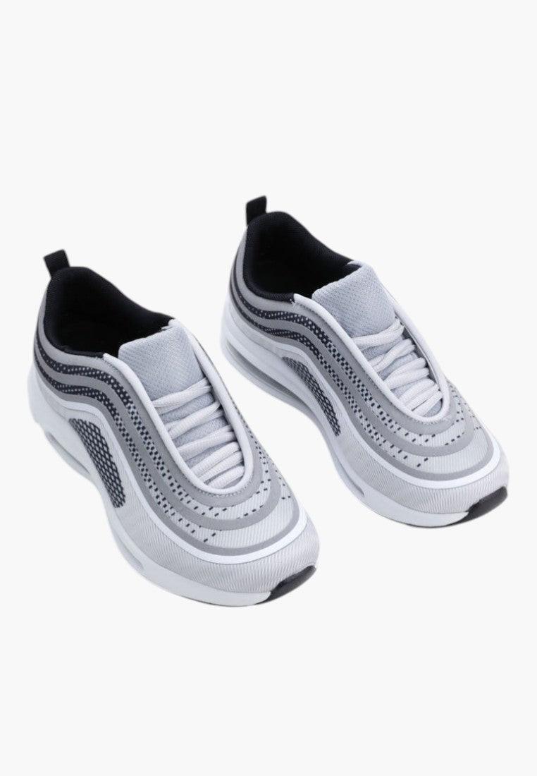 Szare buty sportowe damskie z przodu, sznurowane, na białym tle