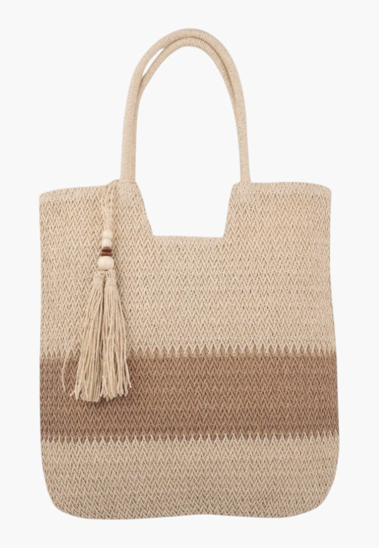 Wielokolorowa torba damska shopper w beżowym kolorze z frędzlem, widok z przodu.
