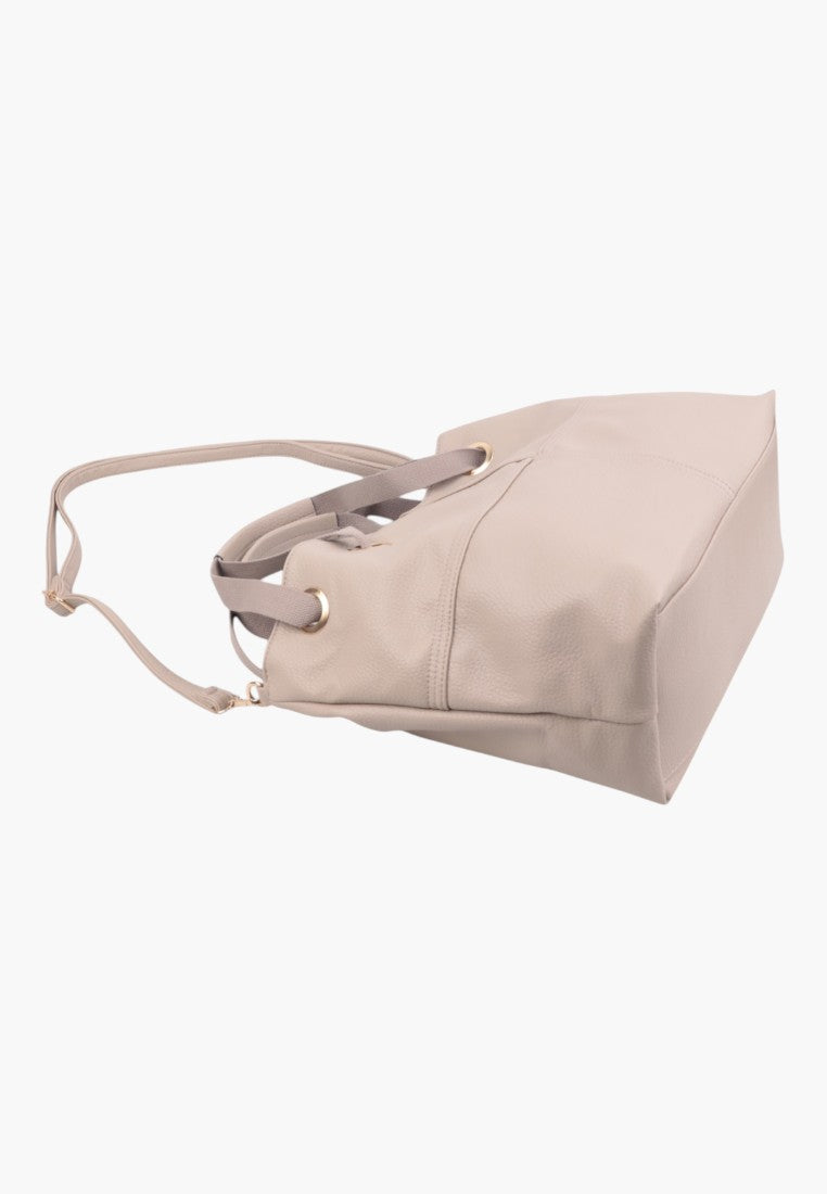 Side view of a wielokolorowa torebka damska shopper z długim paskiem